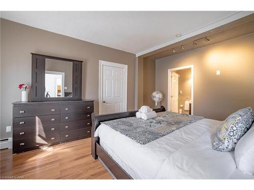 16 Dexter Street, St. Catharines, ON - Indoor Photo Showing Bedroom