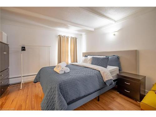 16 Dexter Street, St. Catharines, ON - Indoor Photo Showing Bedroom