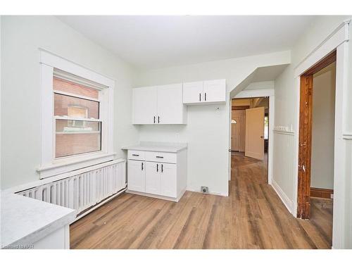 5060 Morrison Street, Niagara Falls, ON - Indoor Photo Showing Kitchen