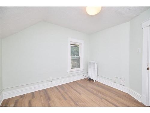 5060 Morrison Street, Niagara Falls, ON - Indoor Photo Showing Other Room