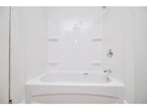 5060 Morrison Street, Niagara Falls, ON - Indoor Photo Showing Bathroom