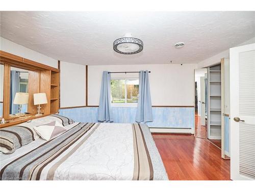 3595 Switch Road, Stevensville, ON - Indoor Photo Showing Bedroom