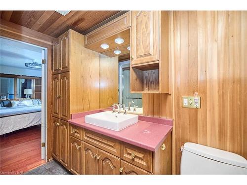 3595 Switch Road, Stevensville, ON - Indoor Photo Showing Bathroom