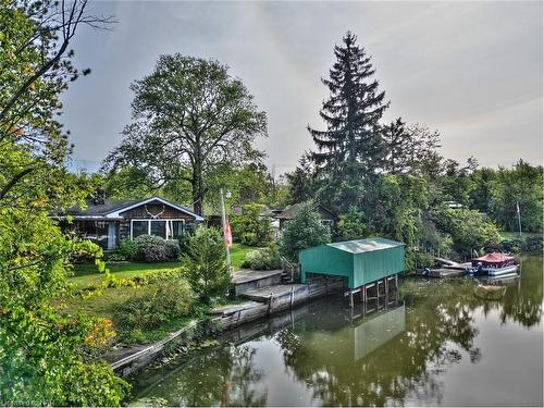 3595 Switch Road, Stevensville, ON - Outdoor With Body Of Water