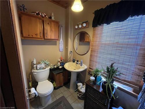 246 Kent Street, Port Colborne, ON - Indoor Photo Showing Bathroom