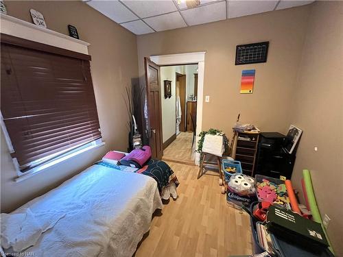 246 Kent Street, Port Colborne, ON - Indoor Photo Showing Bedroom