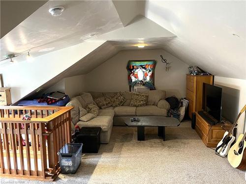 246 Kent Street, Port Colborne, ON - Indoor Photo Showing Living Room