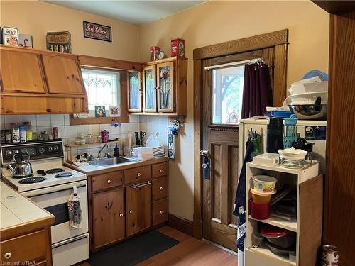 246 Kent Street, Port Colborne, ON - Indoor Photo Showing Kitchen