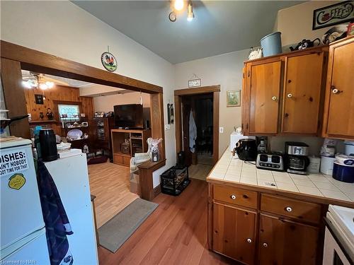 246 Kent Street, Port Colborne, ON - Indoor Photo Showing Kitchen