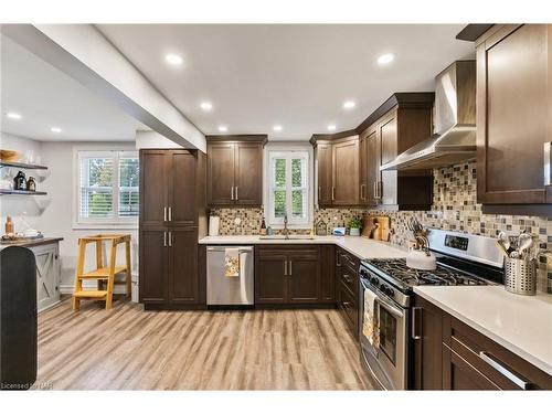 10562 Lakeshore Road W, Port Colborne, ON - Indoor Photo Showing Kitchen With Double Sink With Upgraded Kitchen