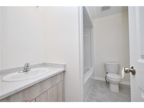 23-397 Garrison Road, Fort Erie, ON - Indoor Photo Showing Bathroom