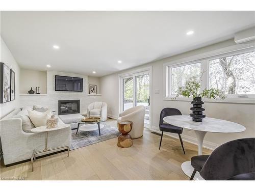 262 Riverview Boulevard, St. Catharines, ON - Indoor Photo Showing Living Room With Fireplace