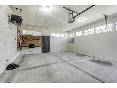 262 Riverview Boulevard, St. Catharines, ON - Indoor Photo Showing Garage