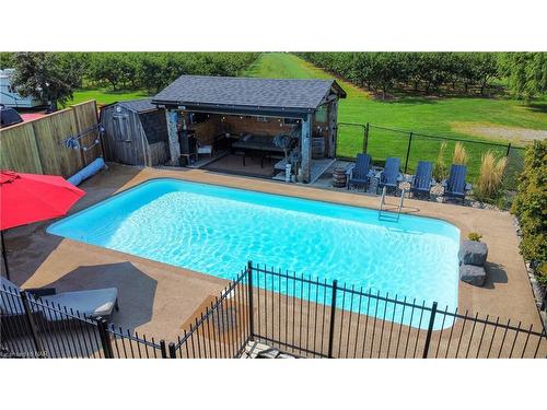 472 Read Road, St. Catharines, ON - Outdoor With In Ground Pool With Backyard