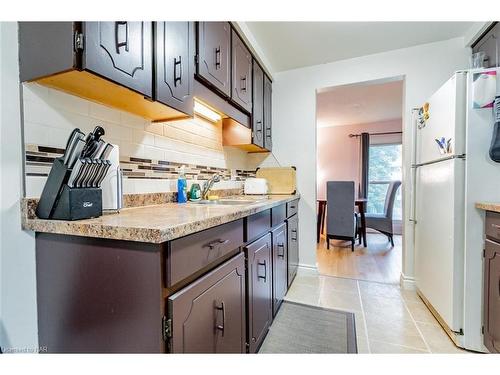 12 Tara Crescent, Thorold, ON - Indoor Photo Showing Kitchen