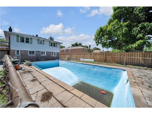 89 Ambleside Drive Sw, Brampton, ON - Outdoor With In Ground Pool With Backyard