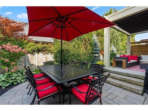 7 Albion Way, Niagara-On-The-Lake, ON - Outdoor With Deck Patio Veranda With Exterior