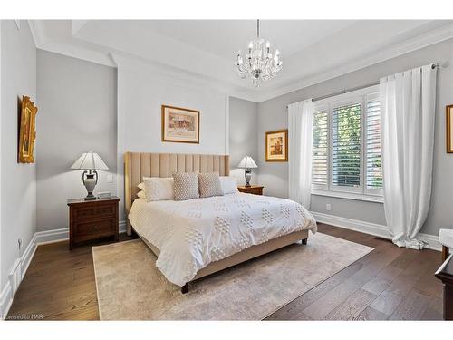 7 Albion Way, Niagara-On-The-Lake, ON - Indoor Photo Showing Bedroom