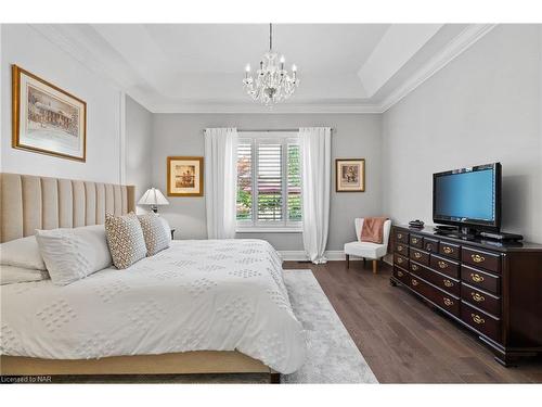 7 Albion Way, Niagara-On-The-Lake, ON - Indoor Photo Showing Bedroom