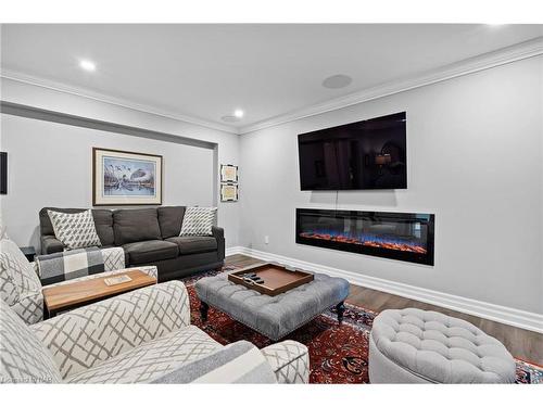 7 Albion Way, Niagara-On-The-Lake, ON - Indoor Photo Showing Living Room With Fireplace