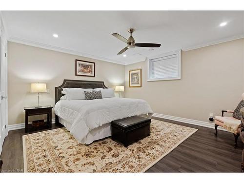 7 Albion Way, Niagara-On-The-Lake, ON - Indoor Photo Showing Bedroom