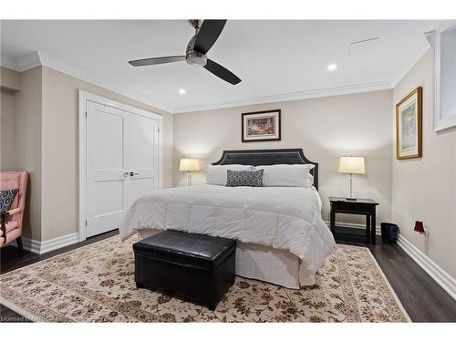 7 Albion Way, Niagara-On-The-Lake, ON - Indoor Photo Showing Bedroom