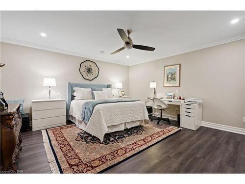 7 Albion Way, Niagara-On-The-Lake, ON - Indoor Photo Showing Bedroom