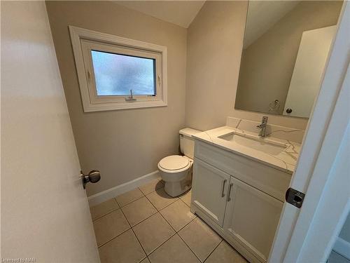 96 Strada Boulevard, St. Catharines, ON - Indoor Photo Showing Bathroom