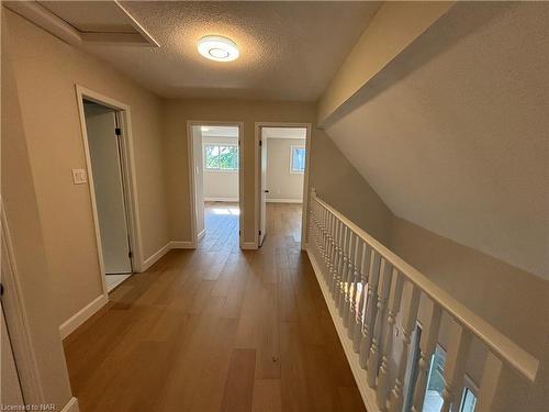 96 Strada Boulevard, St. Catharines, ON - Indoor Photo Showing Other Room