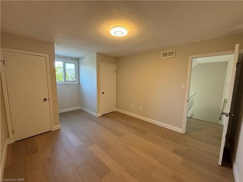 96 Strada Boulevard, St. Catharines, ON - Indoor Photo Showing Other Room