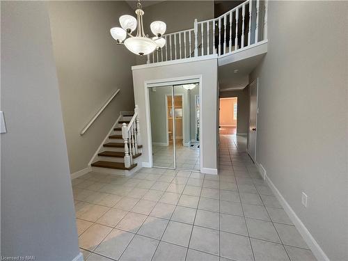 96 Strada Boulevard, St. Catharines, ON - Indoor Photo Showing Other Room