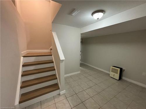 96 Strada Boulevard, St. Catharines, ON - Indoor Photo Showing Other Room