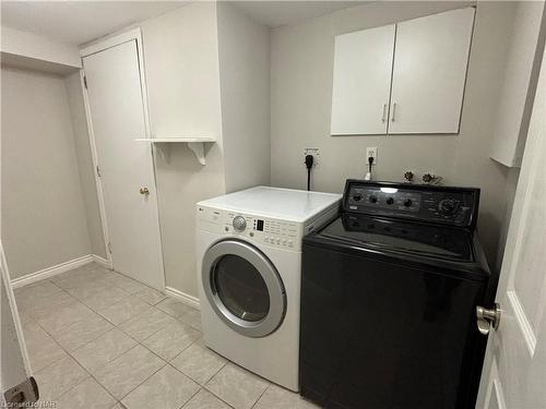 96 Strada Boulevard, St. Catharines, ON - Indoor Photo Showing Laundry Room