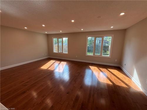 96 Strada Boulevard, St. Catharines, ON - Indoor Photo Showing Other Room