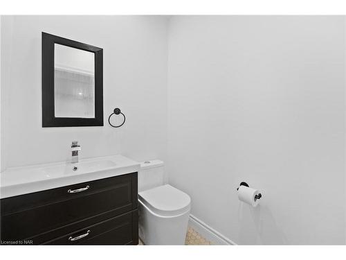 59 Permilla Street, St. Catharines, ON - Indoor Photo Showing Bathroom