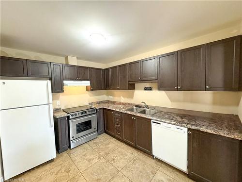 318 First Avenue Avenue, Welland, ON - Indoor Photo Showing Kitchen With Double Sink