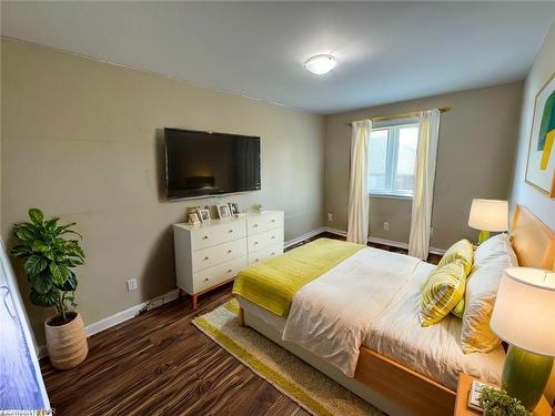 318 First Avenue Avenue, Welland, ON - Indoor Photo Showing Bedroom