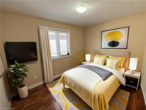 318 First Avenue Avenue, Welland, ON - Indoor Photo Showing Bedroom