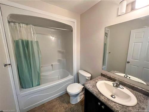 318 First Avenue Avenue, Welland, ON - Indoor Photo Showing Bathroom