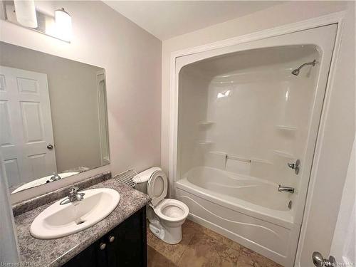 318 First Avenue Avenue, Welland, ON - Indoor Photo Showing Bathroom