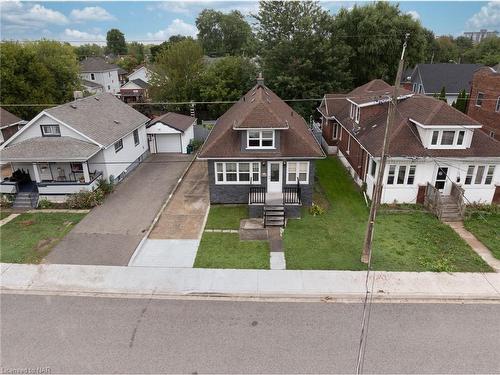 4584 Sixth Avenue, Niagara Falls, ON - Outdoor With Facade