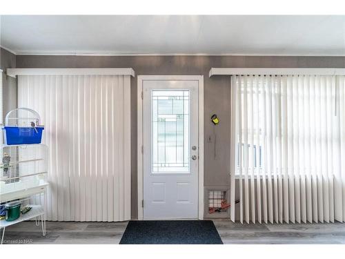 4584 Sixth Avenue, Niagara Falls, ON - Indoor Photo Showing Other Room