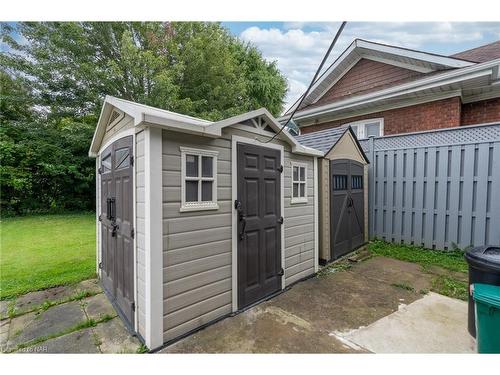 4584 Sixth Avenue, Niagara Falls, ON - Outdoor