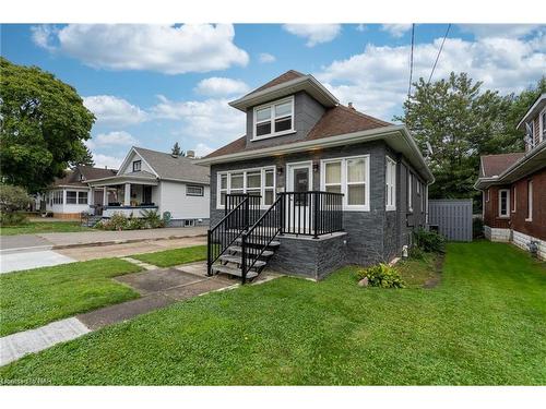 4584 Sixth Avenue, Niagara Falls, ON - Outdoor With Facade