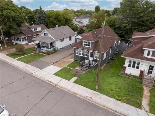 4584 Sixth Avenue, Niagara Falls, ON - Outdoor With Deck Patio Veranda