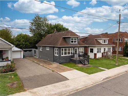 4584 Sixth Avenue, Niagara Falls, ON - Outdoor With Facade