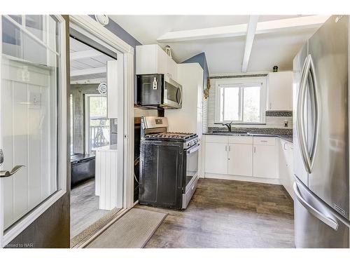 3572 Firelane 7, Port Colborne, ON - Indoor Photo Showing Kitchen