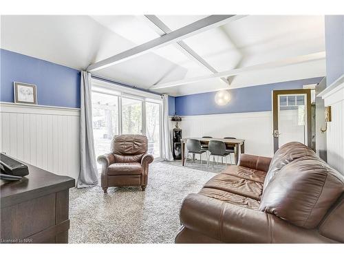 3572 Firelane 7, Port Colborne, ON - Indoor Photo Showing Living Room