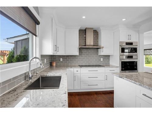 322 Russ Road, Grimsby, ON - Indoor Photo Showing Kitchen With Upgraded Kitchen