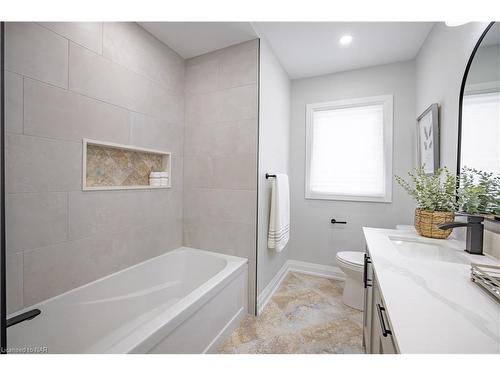 3873 Glenview Drive, Lincoln, ON - Indoor Photo Showing Bathroom